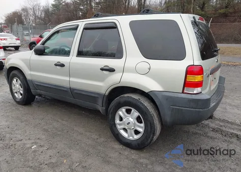 2004 Ford Escape Xlt из США, поврежденный, VIN 1FMYU93144KA78271
